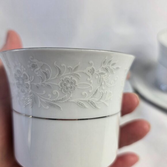 TWO Crown Ming Queen's Lace Cup & Saucer Sets White Flowers Platinum Trim - Picture 5 of 16
